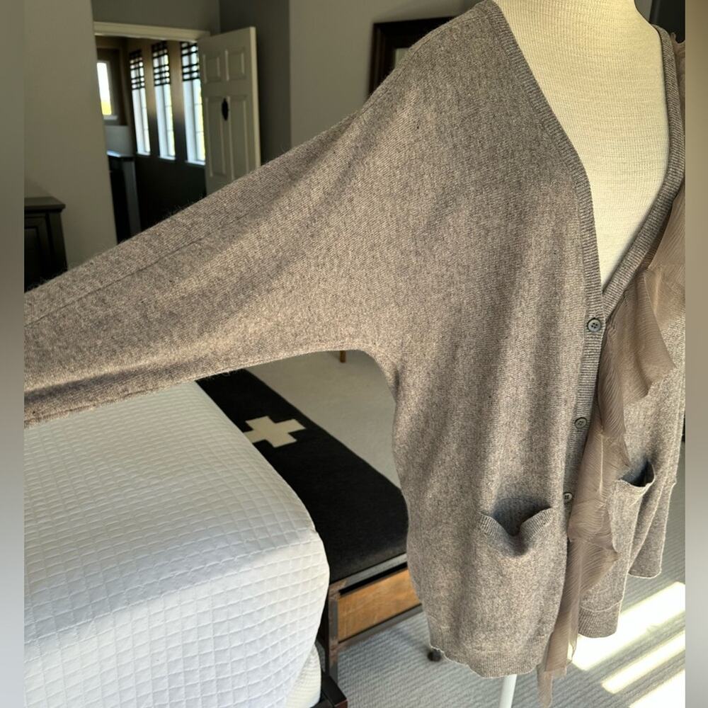Elizabeth & James Gray Ruffle Cardigan, size large - Picture 9 of 12